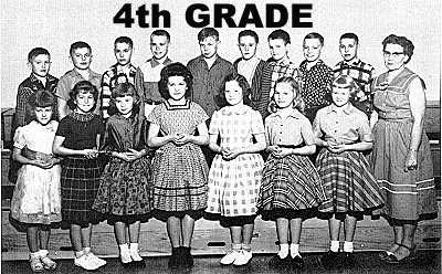 OUR 4TH GRADE CLASS PICTURE.